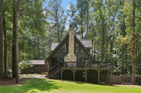 A home in Powder Springs