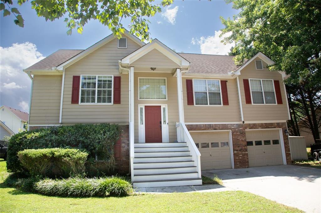 Beautifully Updated 5-Bedroom Home Near Lake Lanier!
Welcome to this spacious and fully updated split-level home in the heart of Sugar Hill! With 5 bedrooms and 3 full baths, this home offers fresh updates throughout—including brand-new countertops, new carpet, and freshly stained hardwoods. The flexible layout provides plenty of space for family, guests, or a home office setup.
Step outside to enjoy a fully fenced backyard and a double deck—perfect for entertaining or relaxing in your private outdoor space. The oversized garage comfortably fits two cars and offers additional room for a workshop or extra storage.
Located just minutes from Lake Lanier with easy access to nearby boat ramps, this home is a dream for outdoor enthusiasts. It’s also zoned for the highly sought-after Lanier High School district and is conveniently close to shopping, dining, and all that downtown Sugar Hill has to offer.
This move-in ready home is the perfect blend of comfort, function, and location—schedule your showing today!