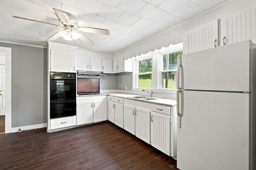 244 Pleasant Valley Road SE