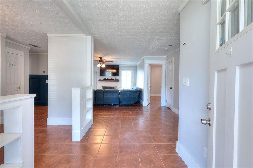 916 Rosewood Lane
