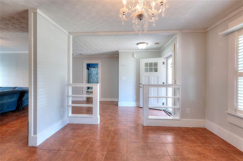 916 Rosewood Lane