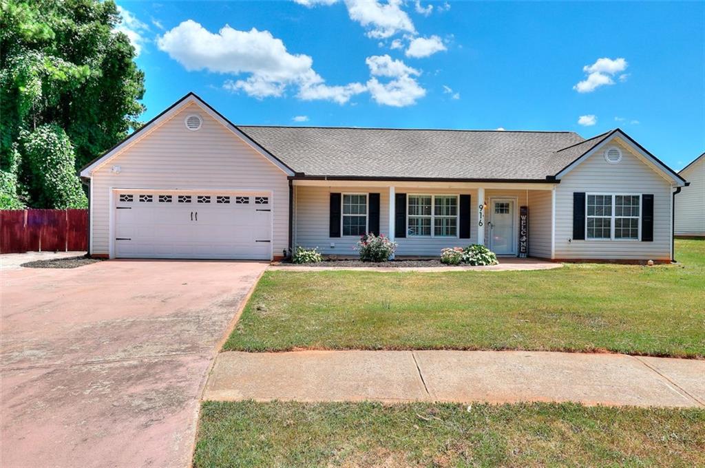 916 Rosewood Lane