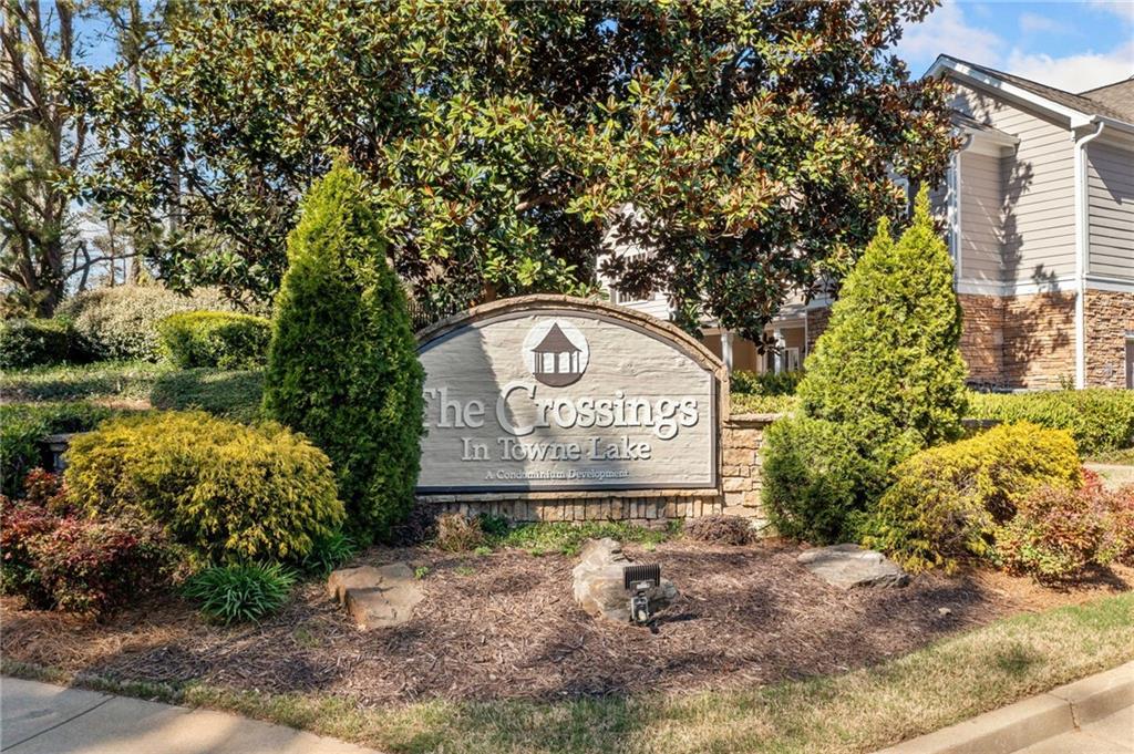 The Crossings of Towne Lake - Residential