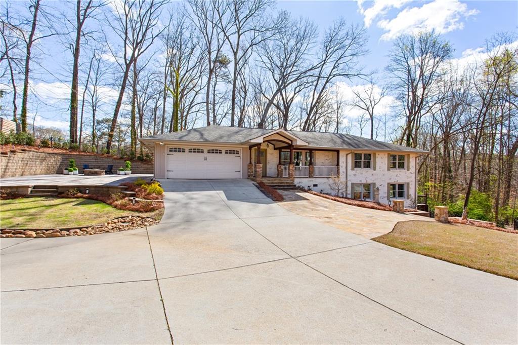 3711 Hickory Circle SE