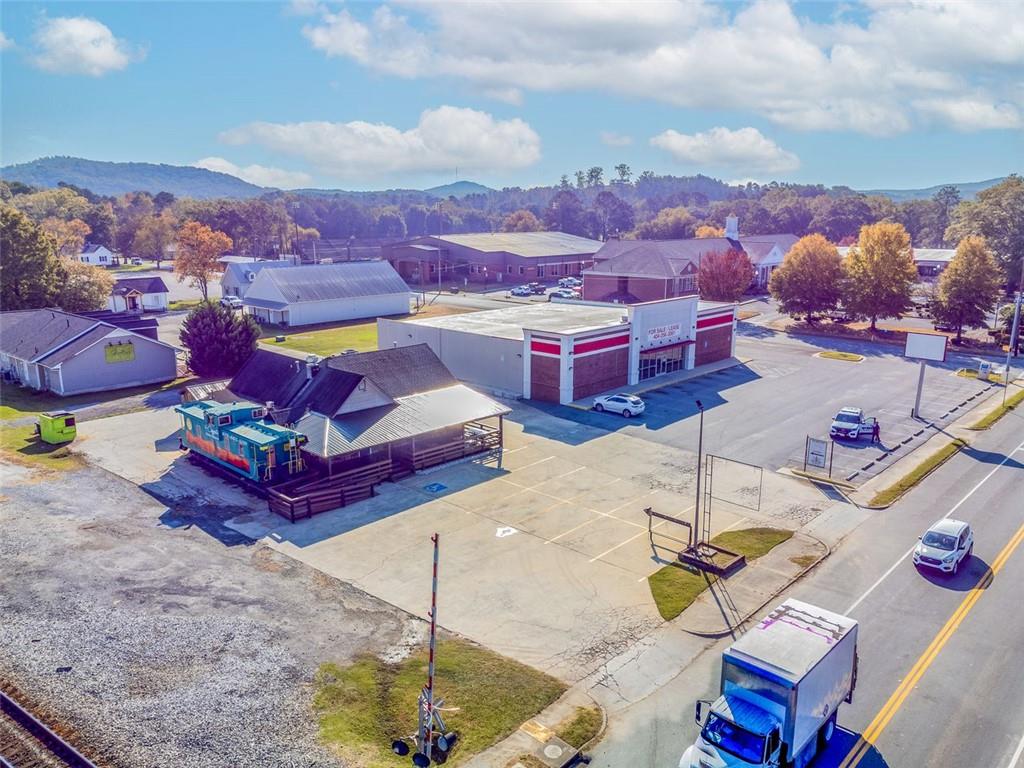 406 N PIEDMONT Avenue