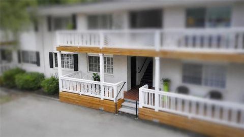 Condo For Sale - 1988 Wellbourne Drive #5<br/> Fulton County, Atlanta, GA 30324
