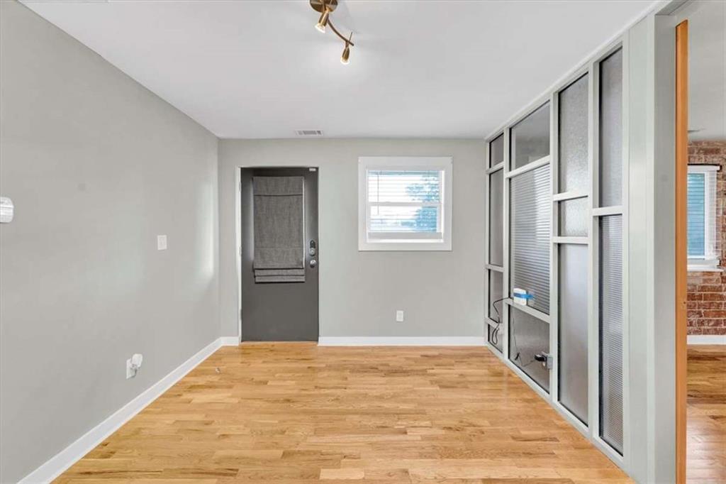 562 Formwalt Street 4