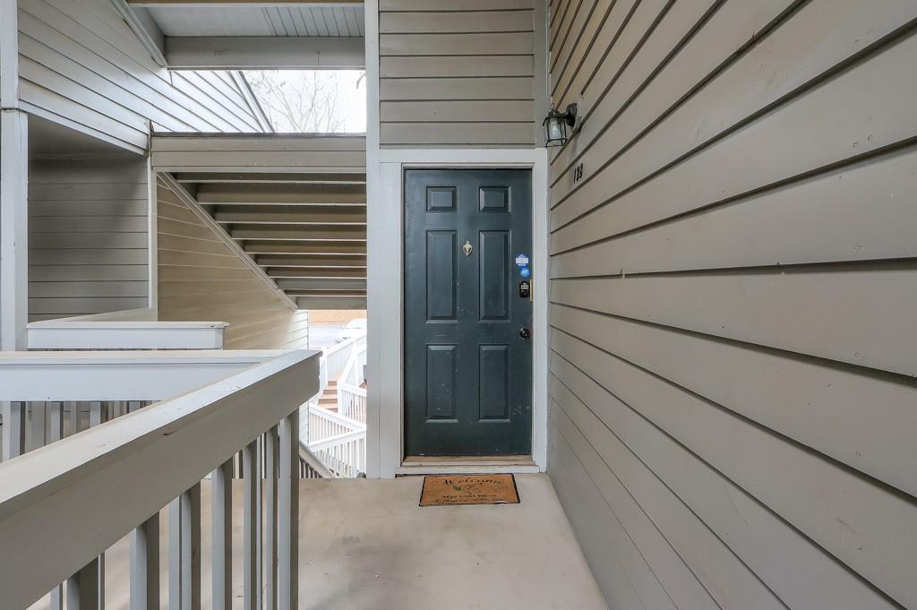 128 Warm Springs Circle, Roswell, Georgia image 2