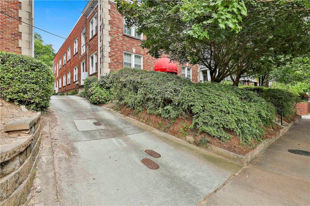 991 N Highland Avenue NE APT 6