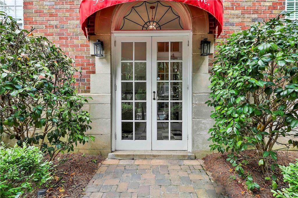 991 N Highland Avenue NE APT 6