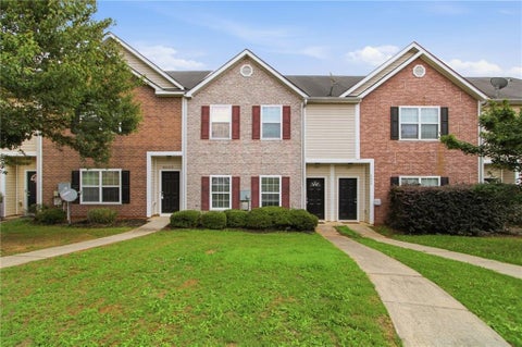 Townhouse For Sale - 8642 Thomas Lane<br/> Riverdale, GA 30274