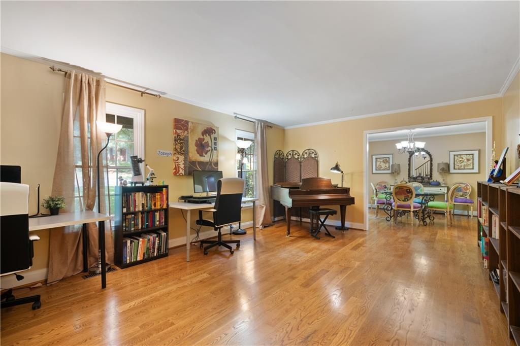 10 Gregory Drive SW