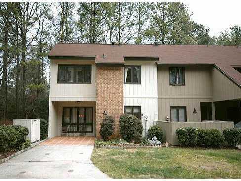 SELLER WILL PAY 1 YEAR HOA DUES FOR YOU! PRIME END UNIT LOFT, SPIRAL STAIRCASE. SS APPLIANCES, TILE FLOORS IN KITCHEN AND BATHS, FABULOUS KITCHEN UPGRADES. PRIVATE PATIO, WALL OF WINDOWS, SO MUCH MORE!! VERY PRIVATE UNIT!! NOTHING ELSE LIKE IT!