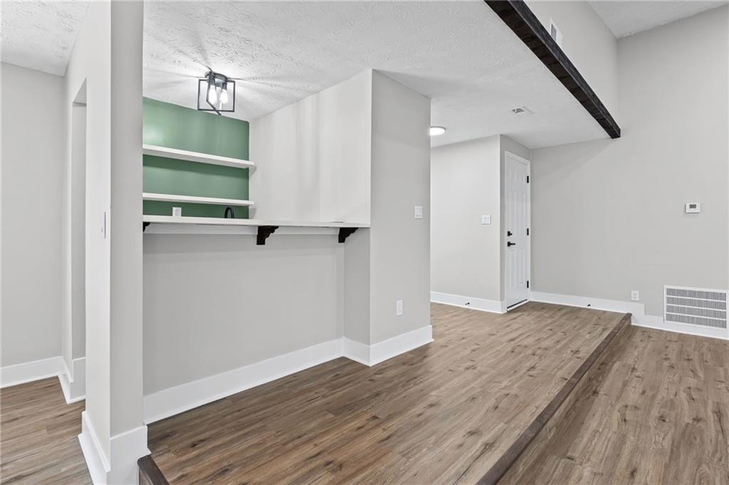 255 Avalon Way