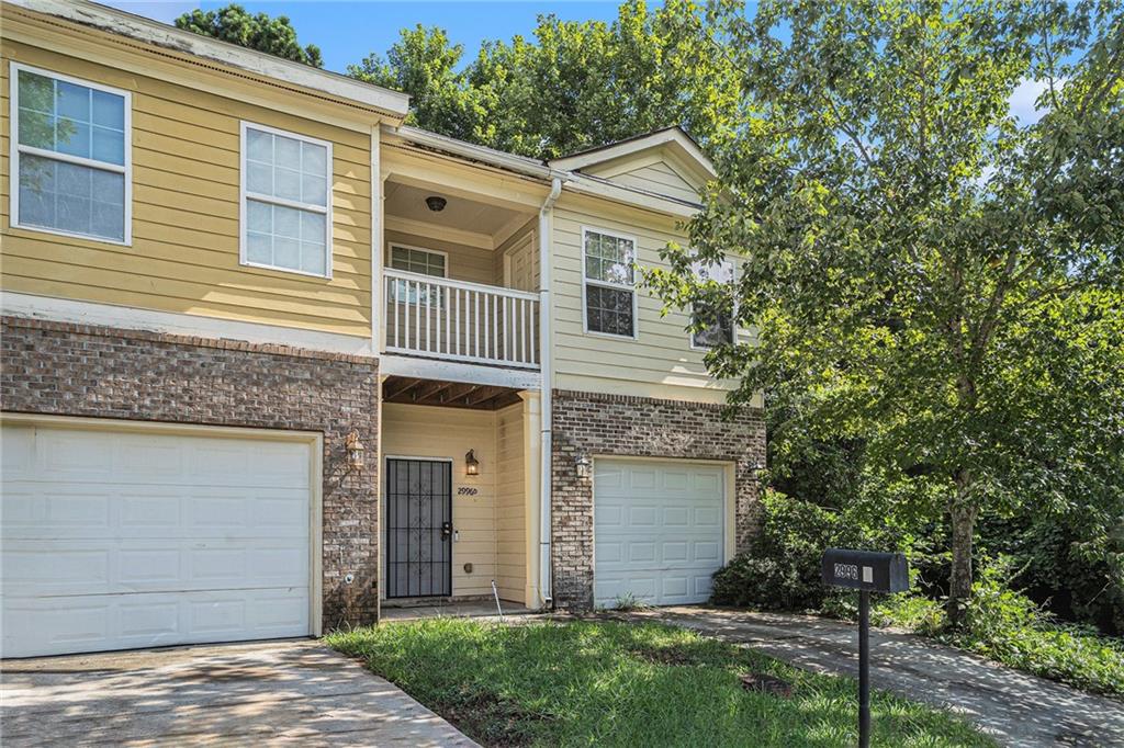 Conveniently located just minutes from I-75, I-285, and Moreland Avenue, this spacious townhome is nestled in the Swan Terrace community in Atlanta, GA—offering both comfort and accessibility.
This home features 3 bedrooms and 2.5 bathrooms with an open-concept main level ideal for everyday living and entertaining. The living room, dining area, and eat-in kitchen are all connected in a seamless flow, with the living room anchored by a cozy fireplace.
Upstairs, you'll find all three bedrooms, including a spacious primary suite with a walk-in closet, dual sinks, a separate tub and shower, and private access to the upper-level balcony, perfect for morning coffee or evening relaxation. Two additional bedrooms share a full bathroom, completing the upper level.
Don't miss the opportunity to own a well-located and thoughtfully designed home in the heart of Atlanta. Schedule your showing today!
Discounted rate options and no lender fee future refinancing may be available for qualified buyers of this home.