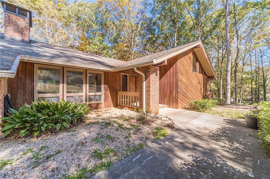 2612 Country Club Drive SE