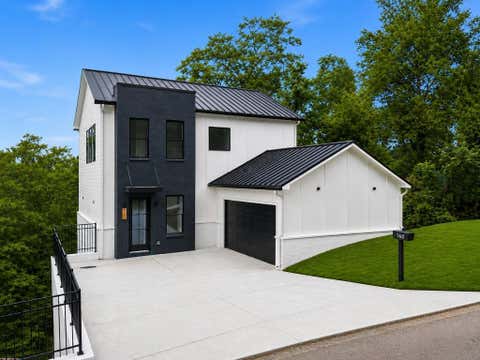 Townhouse For Sale - 160 Railroad Street<br/> Canton, GA 30114