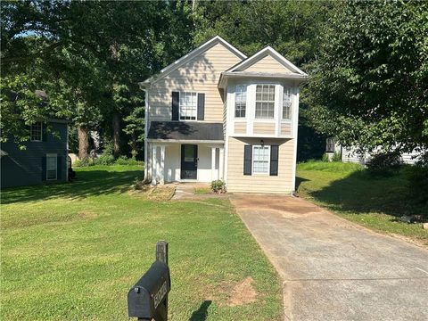 Photo of 5040 Brittany Drive, Stone Mountain, GA 30083 (MLS # 7605420)