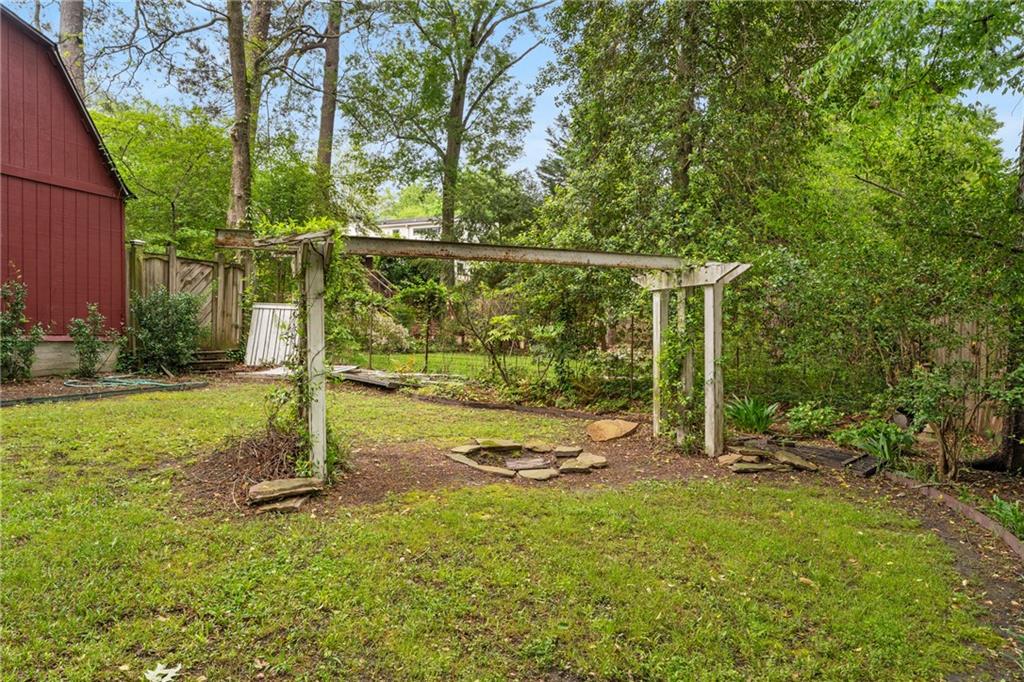 2424 Glenwood Drive, Atlanta, Georgia image 23