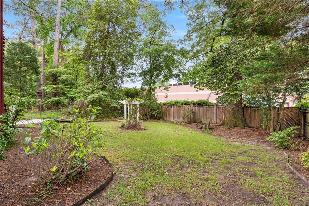 2424 Glenwood Drive, Atlanta, Georgia image 24