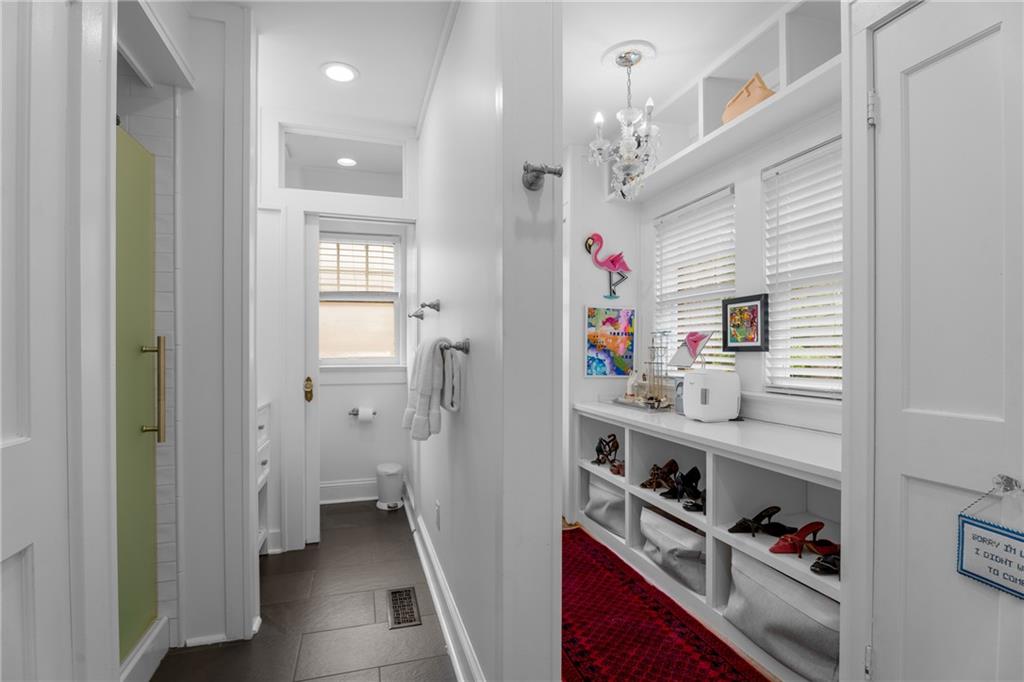 2424 Glenwood Drive, Atlanta, Georgia image 14