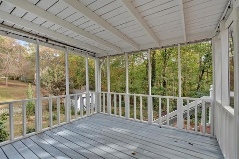 A home in Dacula