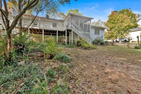 A home in Dacula