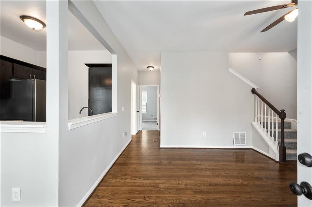 2162 Larchwood Road, Atlanta, Georgia image 2