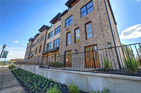 Townhouse For Sale - 178 Main Street #204<br/> Cartersville, GA 30120