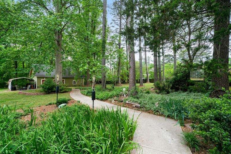 5839 Darry Circle, Norcross, Georgia image 28
