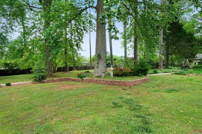 5839 Darry Circle, Norcross, Georgia image 35