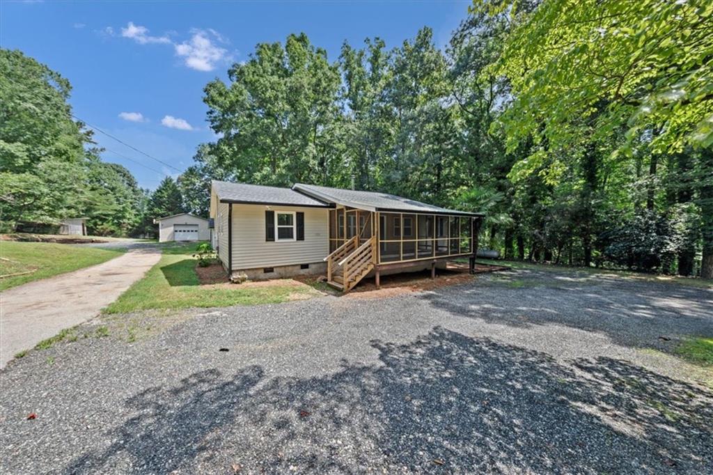400 Wyldewoode Drive