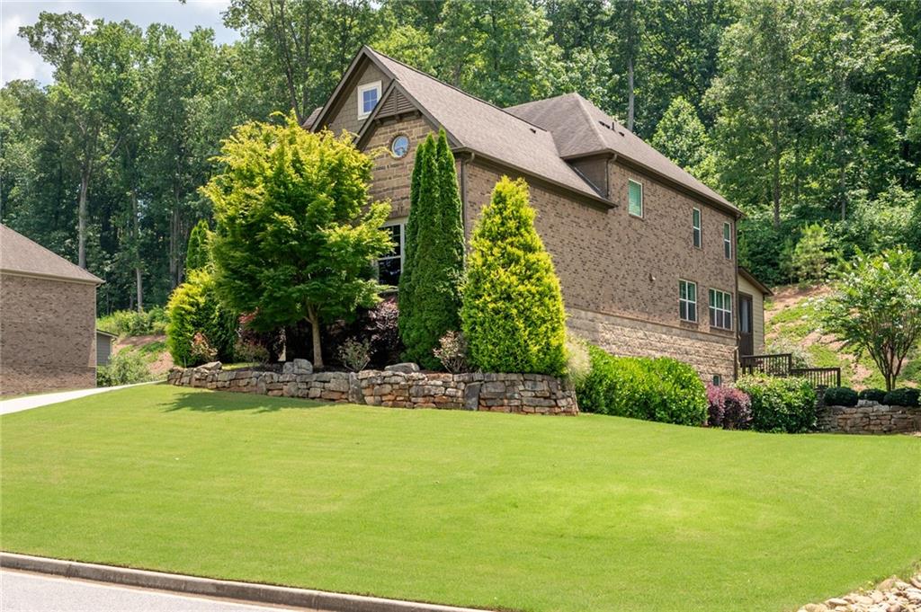 4467 Sterling Pointe Drive NW