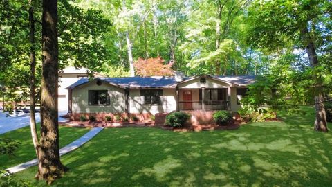 Homes For Sale - 4934 Shiloh Drive<br/> Loganville, GA 30052
