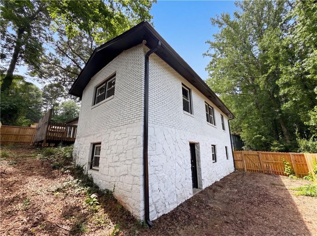 3807 Greenhill Drive