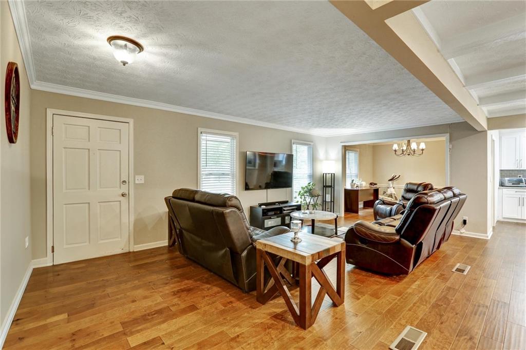 537 Raven Springs Trail