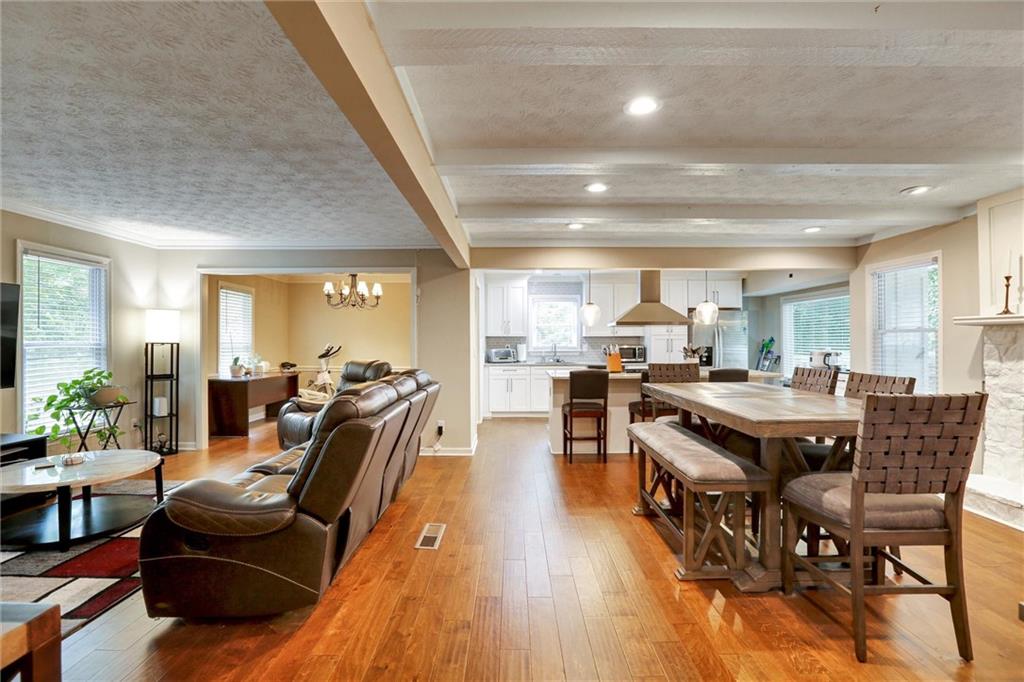 537 Raven Springs Trail