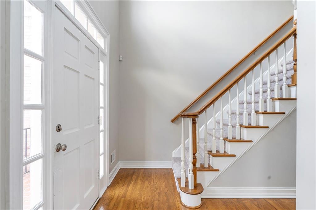 4141 Hughes Lea
