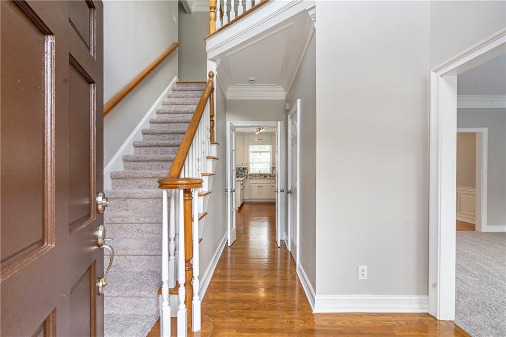 4141 Hughes Lea