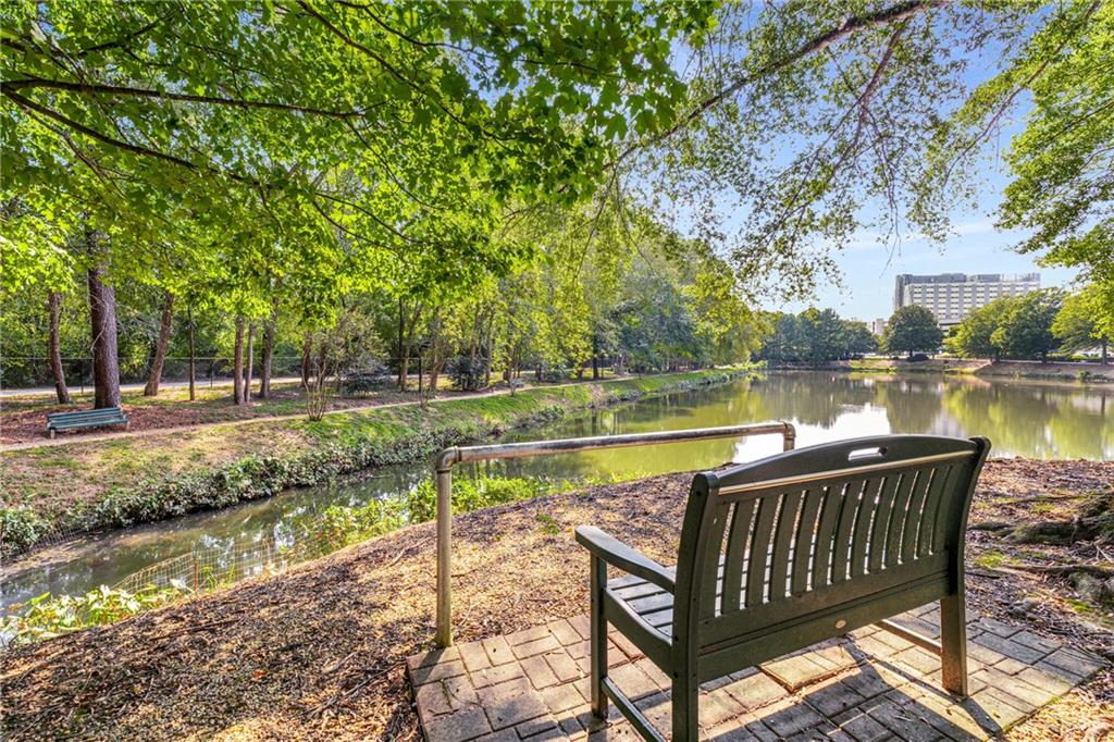 1800 Clairmont Lake A422