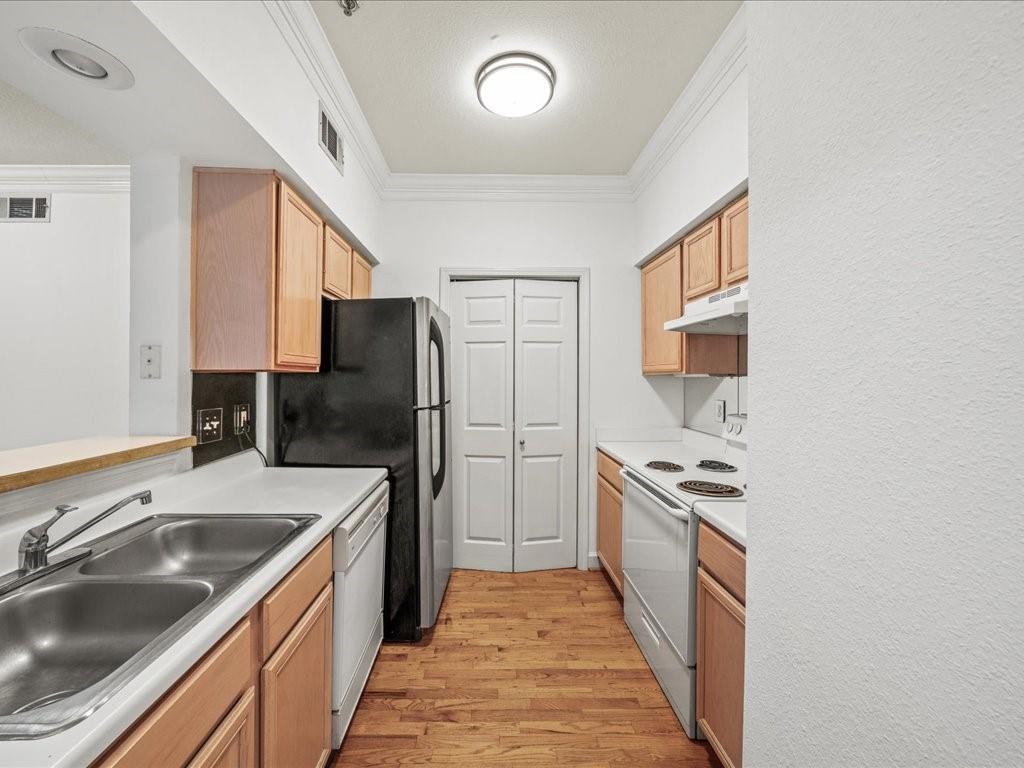 3777 Peachtree Road NE 213