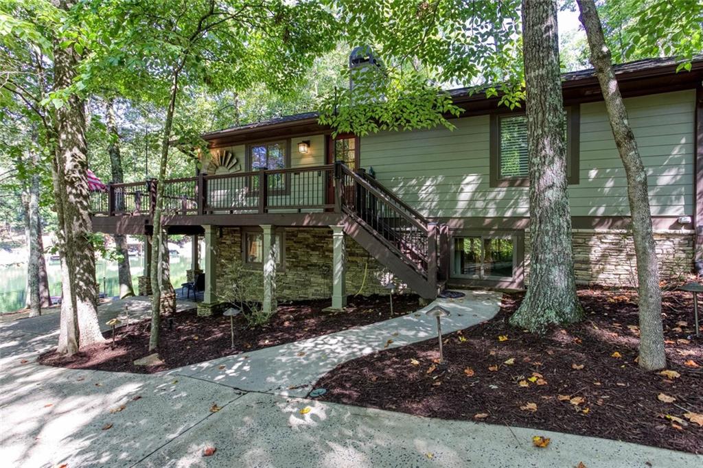 225 Lakeview Circle