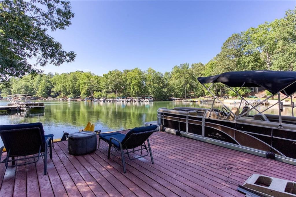 225 Lakeview Circle