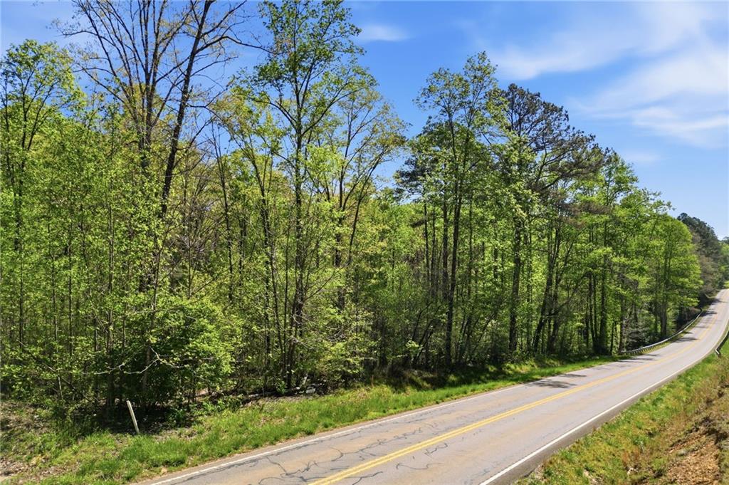 1933 Highway 136 W