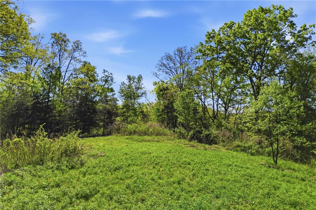 1933 Highway 136 W