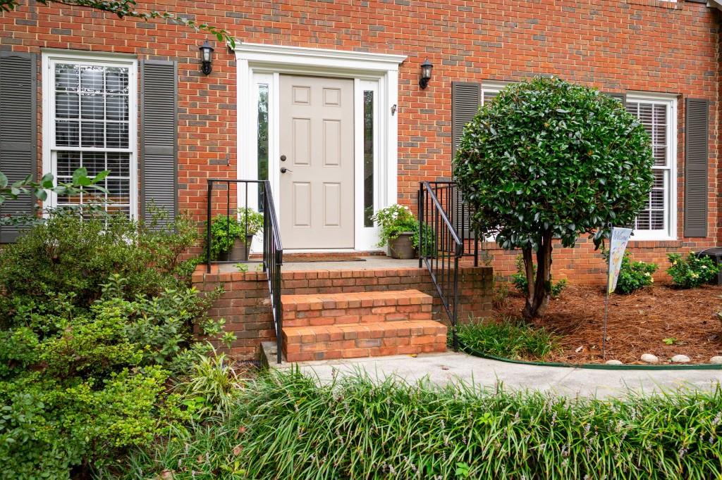 2040 Hardwood Circle