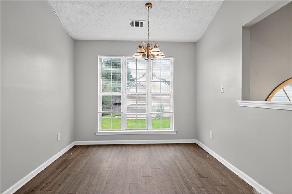 5470 Twin Lakes Drive