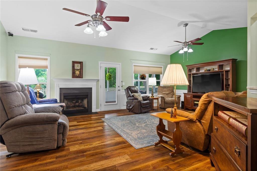 RIVER BROOKE - Residential