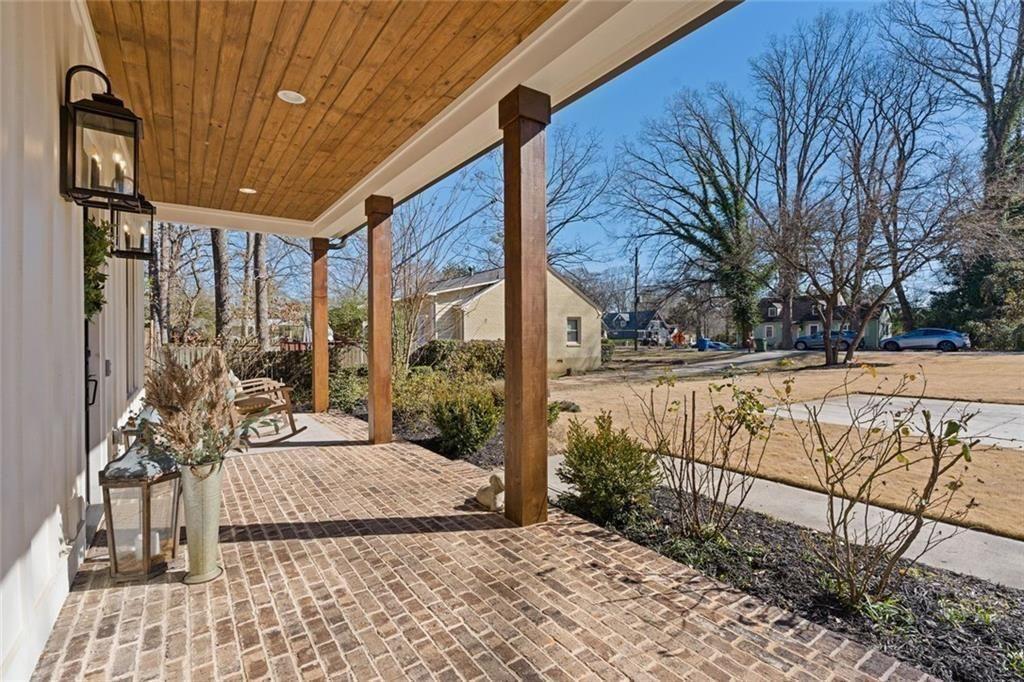 2882 Alston Drive SE