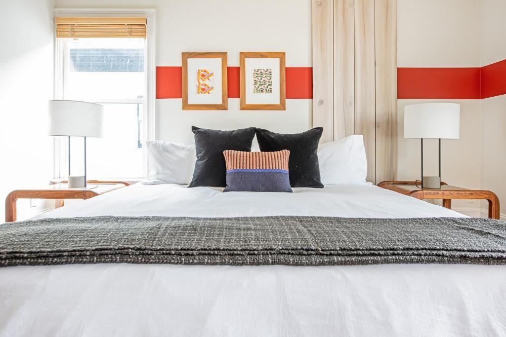 745 Kirkwood Avenue SE